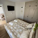 Eva-winsdor Park Apartment